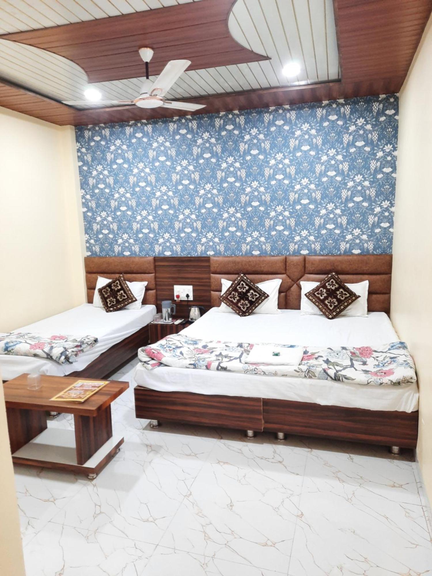 Hotel Ganga Sagar Ujjain Bagian luar foto