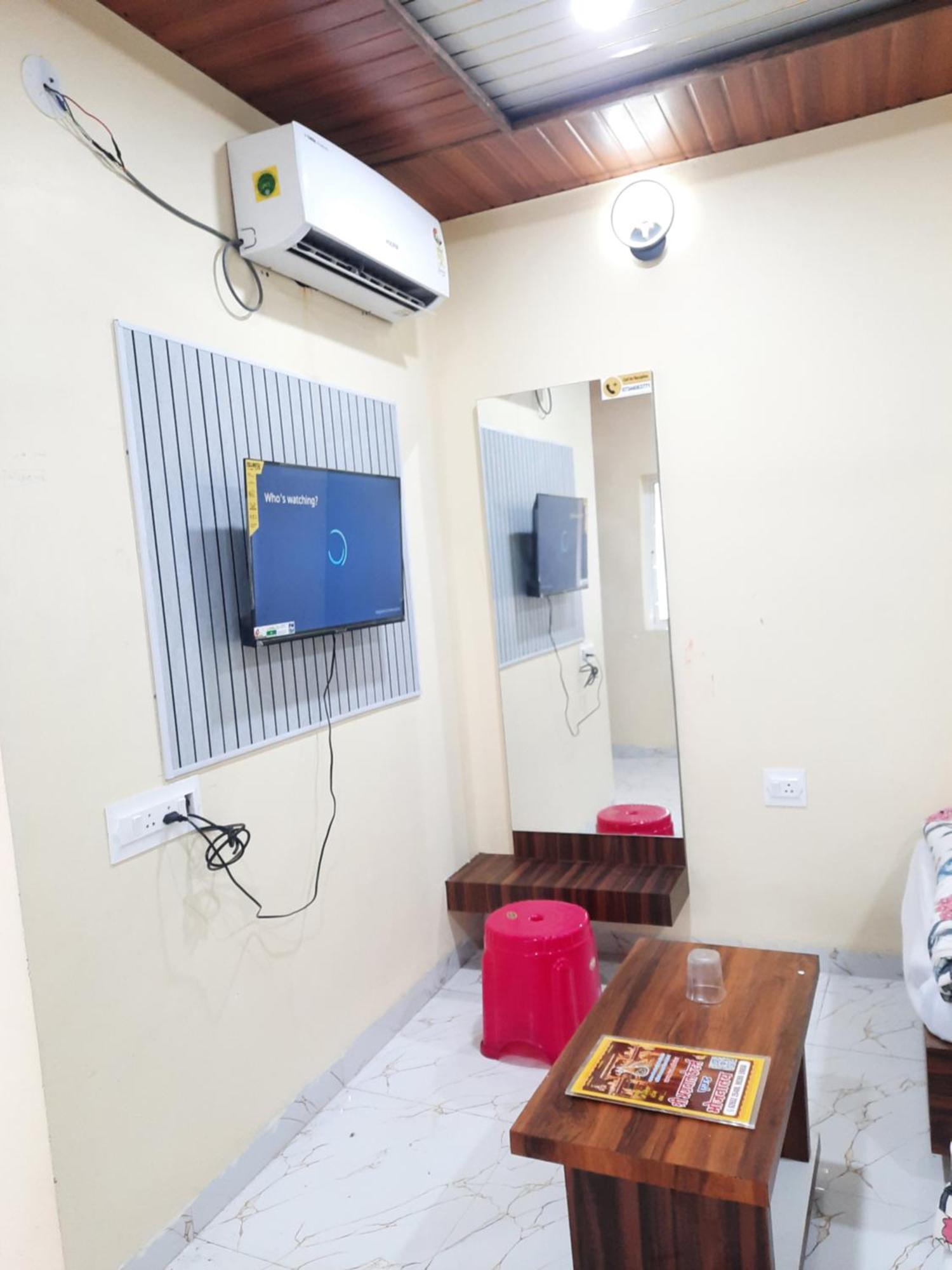 Hotel Ganga Sagar Ujjain Bagian luar foto