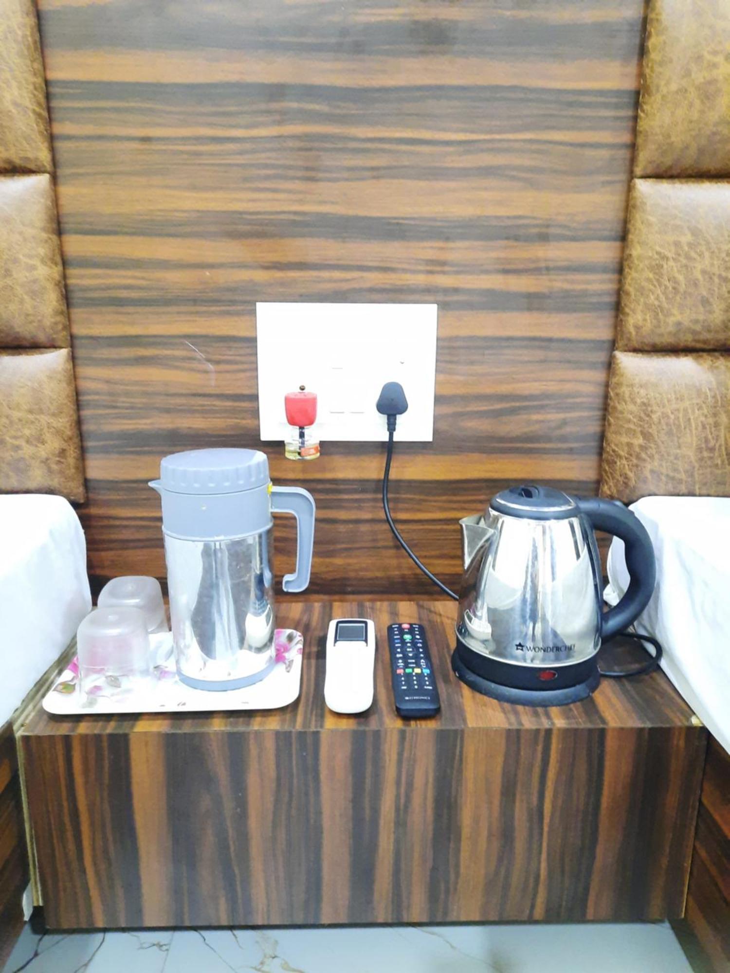 Hotel Ganga Sagar Ujjain Bagian luar foto
