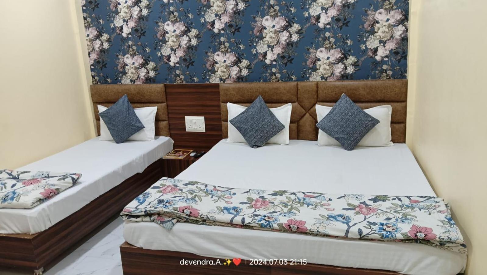 Hotel Ganga Sagar Ujjain Bagian luar foto