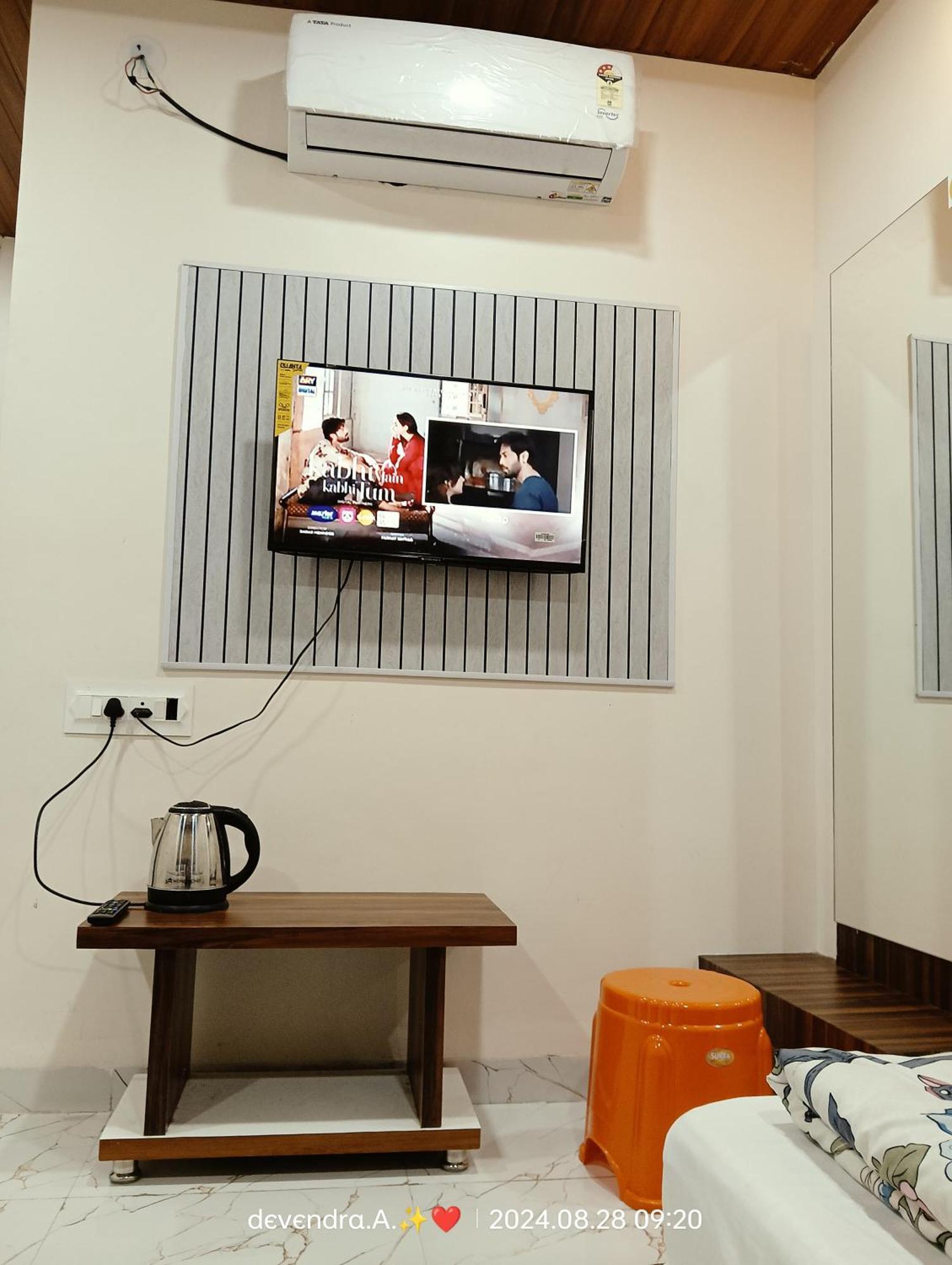 Hotel Ganga Sagar Ujjain Bagian luar foto